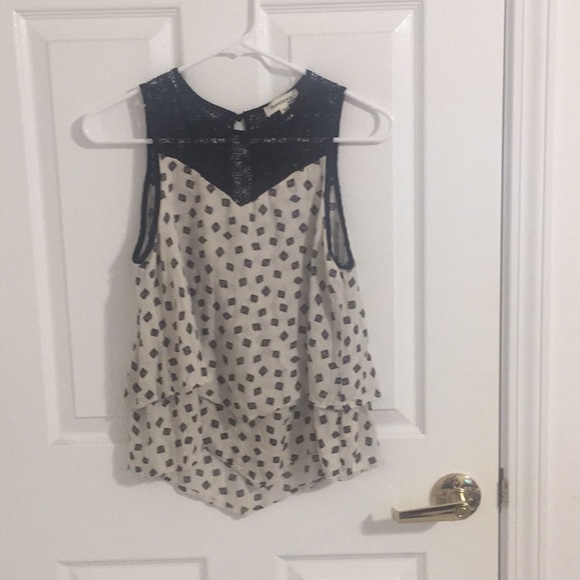 Tops - Flowy tank top